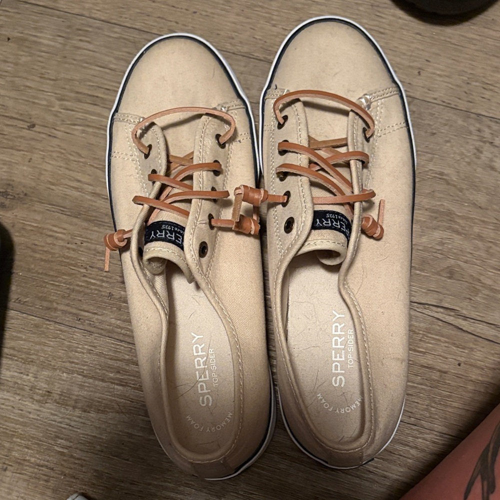 Sperry women’s 9